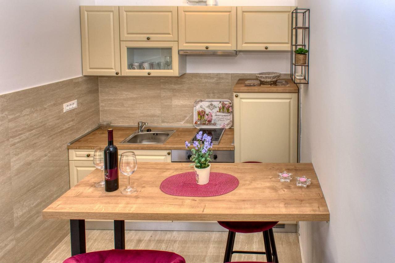 Apartman Ante Sukosan Bagian luar foto